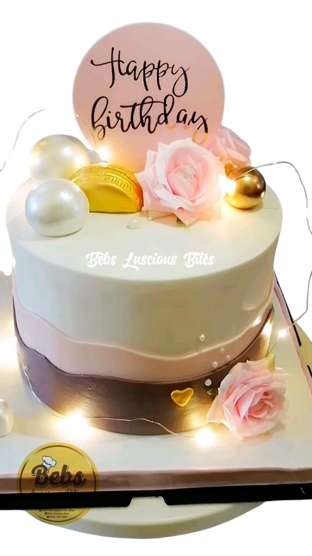 Dreamy Pearl Cake - 2.5 Kg