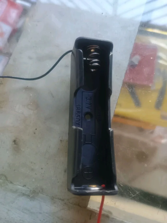 18650 Single Cell Lithium Battery Holder - for 3.7V li-ion Plastic case with Lead Wire Hard pin Spring Retention - Black