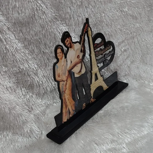 Eiffel Tower Love Couple - Customized Cutout Frame
