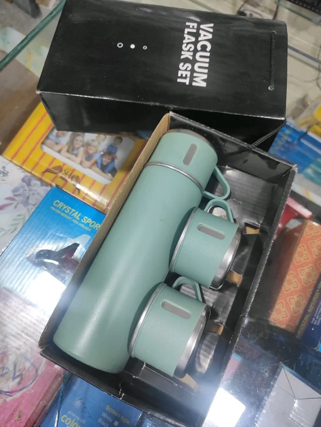 Engraved - Vaccum Flask Hot & Cold 500ml Steel Bottle with 2 Cups set - Green Color