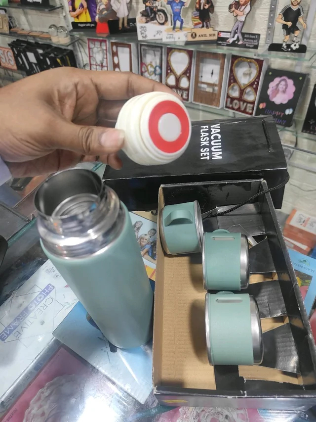 Engraved - Vaccum Flask Hot & Cold 500ml Steel Bottle with 2 Cups set - Green Color - Blank Material