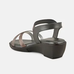 Soft Padding Casual Sandal With Extra Comfort For Women - Grey