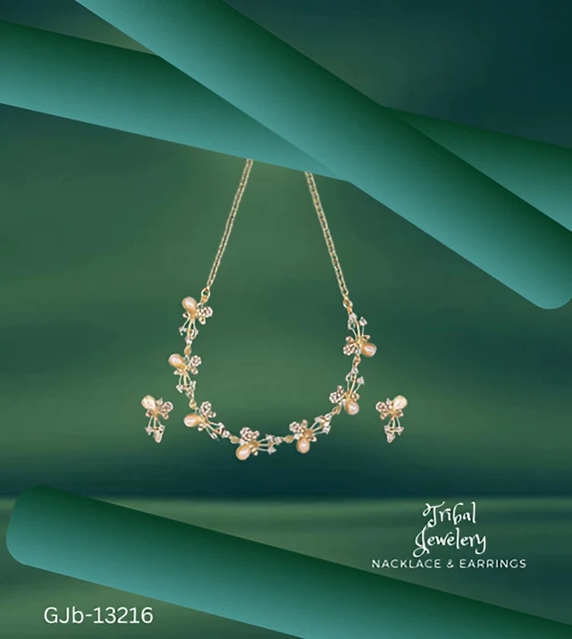 GJb-13216 Pearls And Diamond Necklace Set - Adjustable