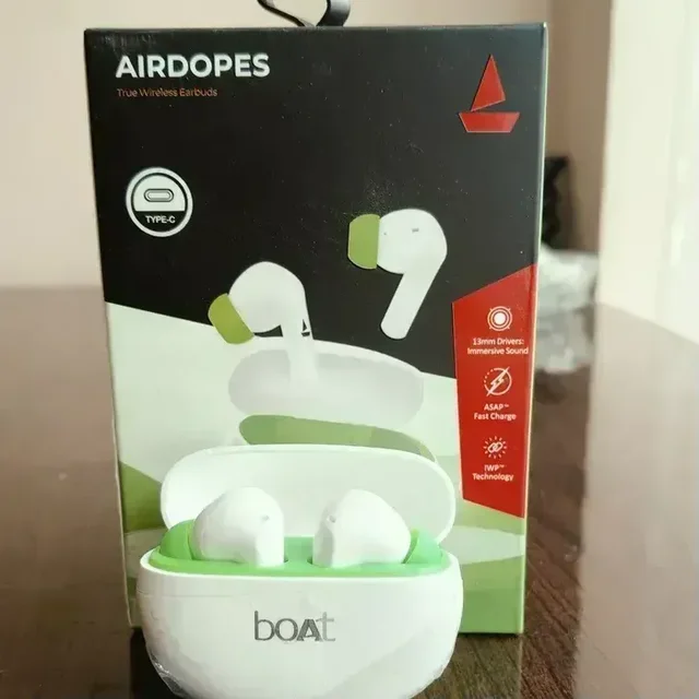 Airdopes Boat airdopes G-009 true wireless earphone with 13 mm drivers immersive sound. Fast charging, iwp technology. Type C charging. Integrated controls with One press voice assistant, total playback 24 hrs, ENx technology, IPXS water resistance, instant response touch control, In buit mic. - Green