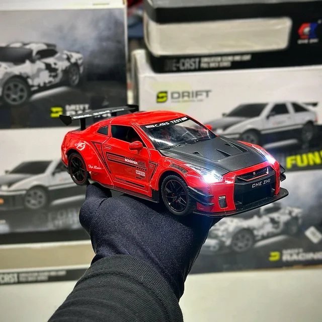 1:32 GT-R Diecast Collectors Model – Diecast Model With Lights & Opening Doors