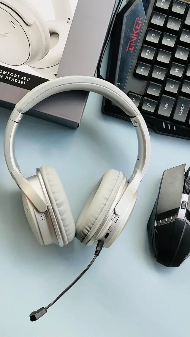 PRESENTING YOU ALL NEW BOSE QC45ll GAMING HEADPHONES* - Gold