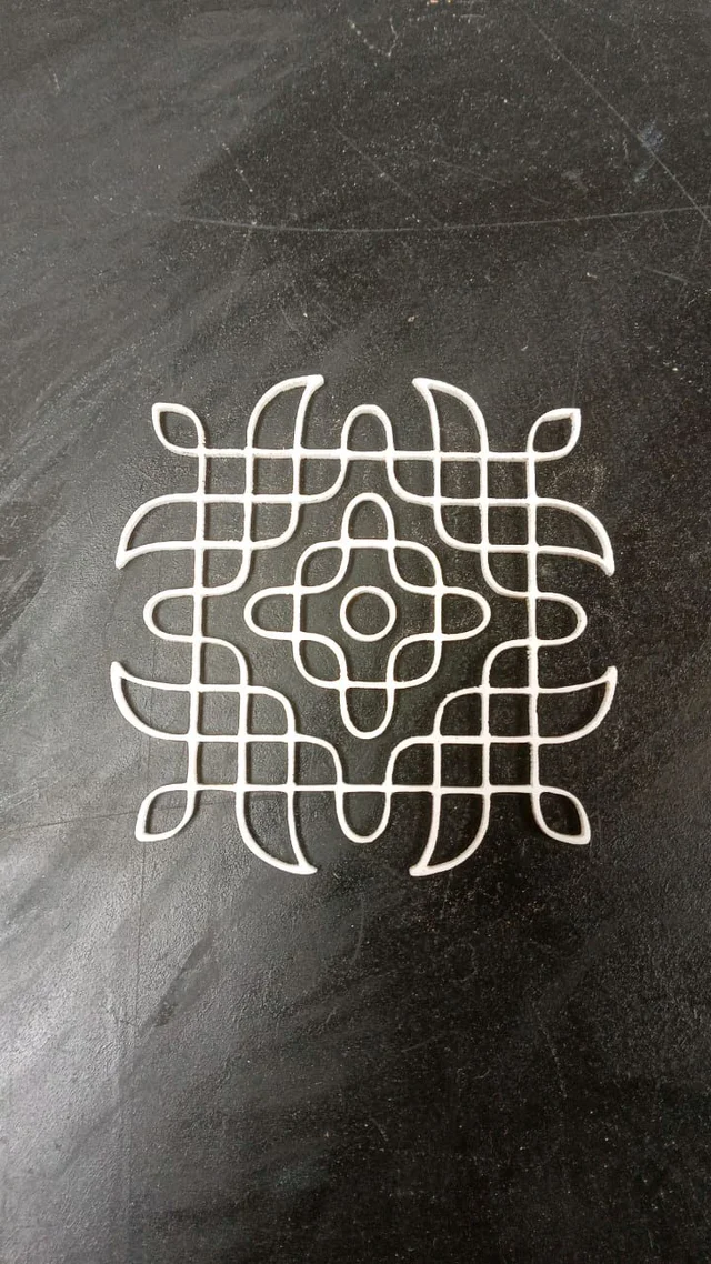 Kolam Cut Out -1 - 4", 2.5mm, Golden acrylic