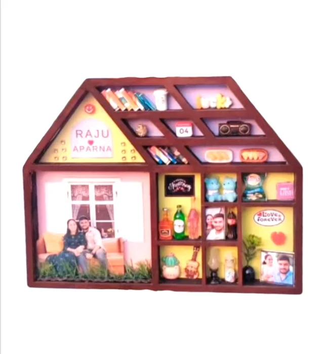 Hut Miniature Shadow box Bookshelf - 6"