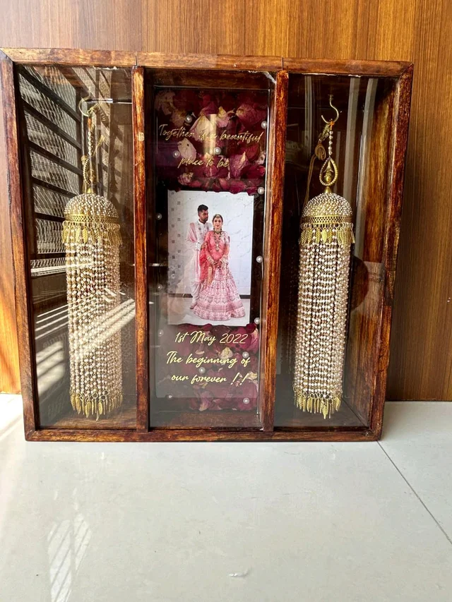 Kaleera , Varmala Preservation Teakwood Frame - 20/16/4"
