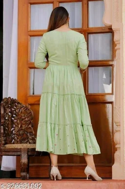Gown - L, FREE DELIVERY