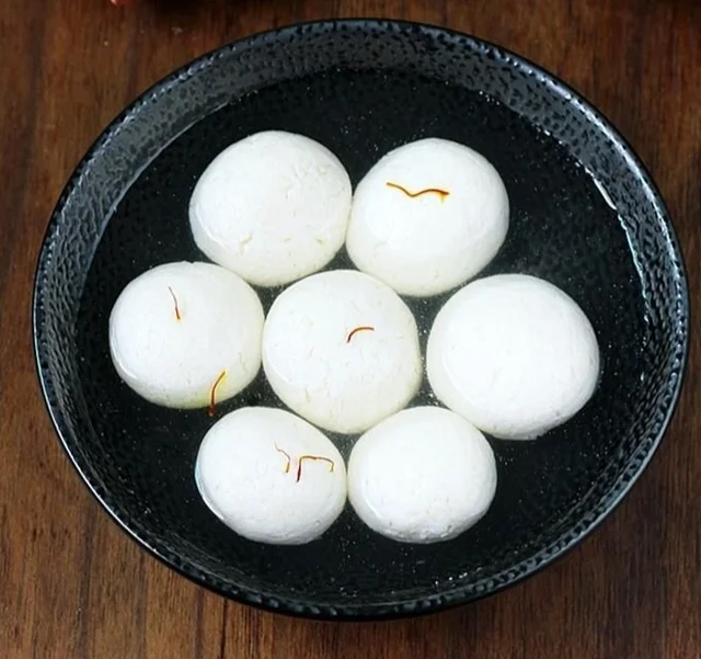 BMB Sponge Rasgulla - 1, Rose Water Sprinkled