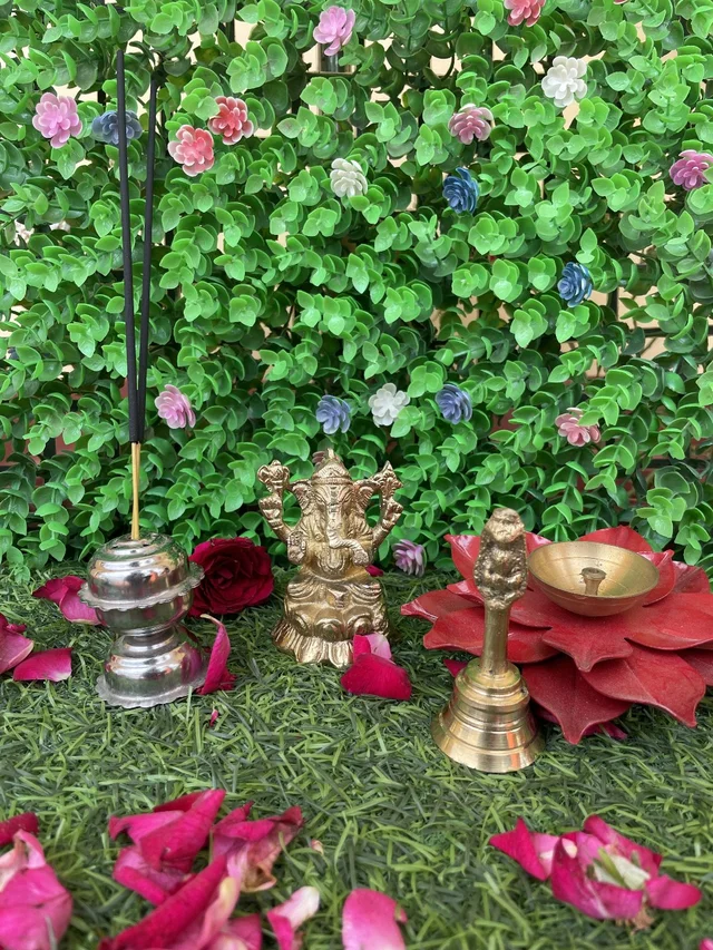 VIKRAM METAL Brass Ganesh Murti - 3 inch, GOLDEN