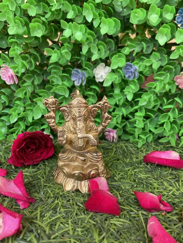 VIKRAM METAL Brass Ganesh Murti - 3 inch, GOLDEN