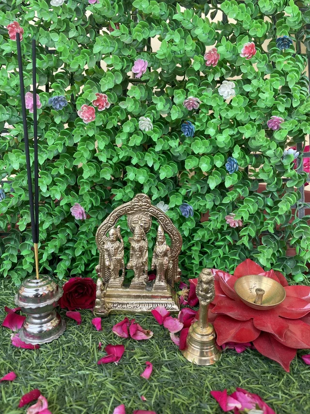 VIKRAM METAL Brass Ram Darbar - 4.5 inch, GOLDEN