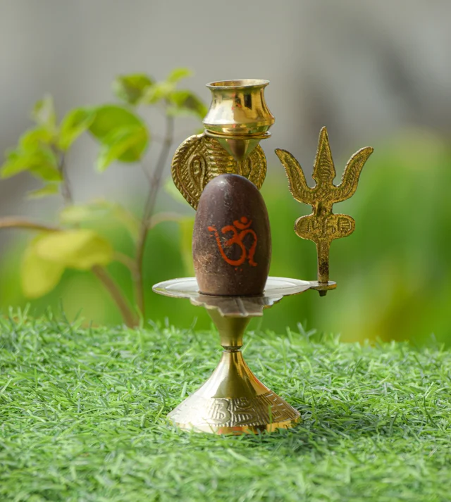 VIKRAM METAL Narmedeshwar Shivling with Brass Stand - 3 INCH