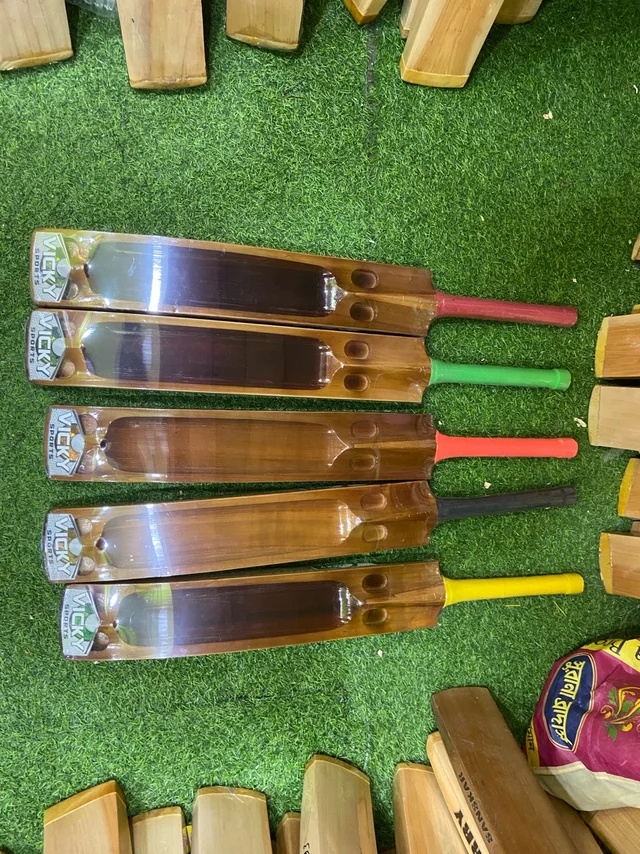 VICKY PLAYER EDITION - 36, Brown