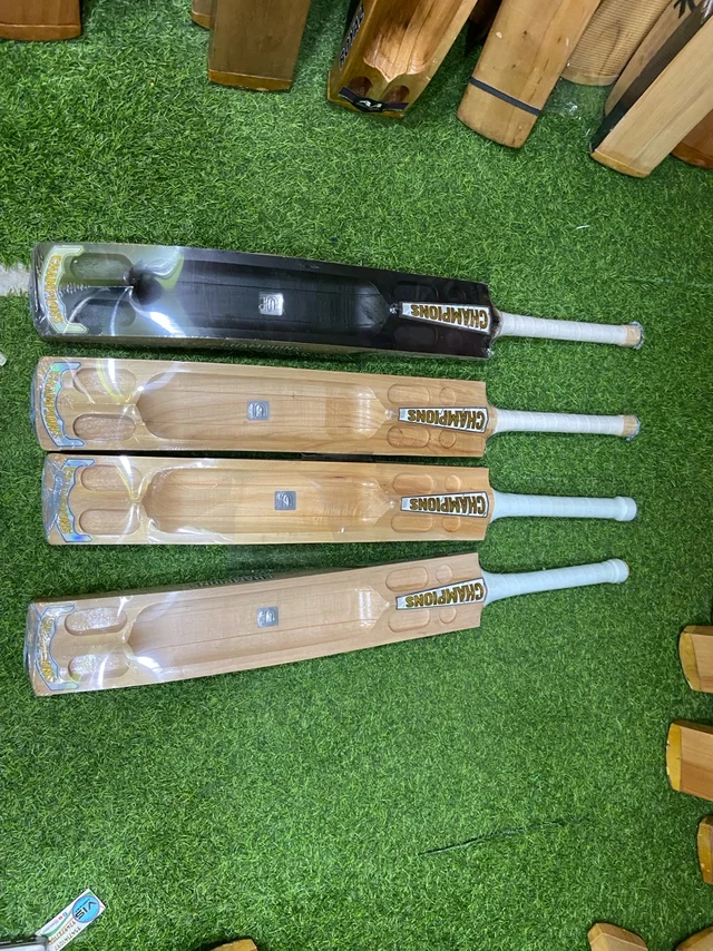 Champions White-Gold Edition - 35