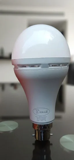 Tochan ACDC EMERGENCY BULB RECHARGEABLE 9 WATT - White