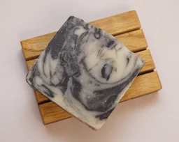 ACTIVATED CHARCOAL SOAP WITH VIT-E & PEPPERMINT ESSENTIAL OIL - 120g