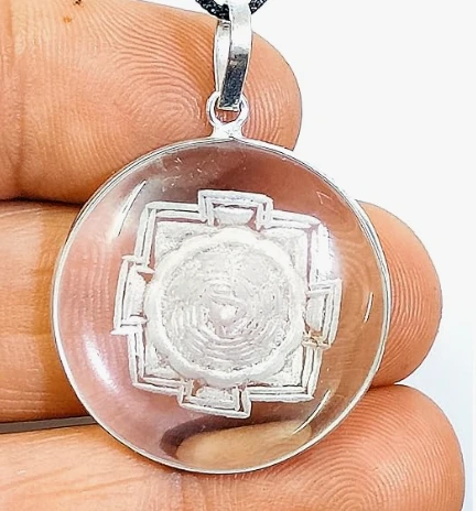 Original Shri yantra Engraved pendant in sphatik For men And Women - 🔴 Prepaid Only