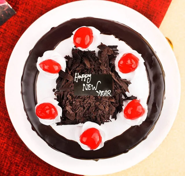 Black Forest Cake With Cherry On Top - Half Kg, Eggless