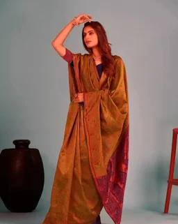 Alluring Art Silk Jacquard Saree with Blouse piece