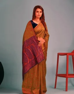 Alluring Art Silk Jacquard Saree with Blouse piece