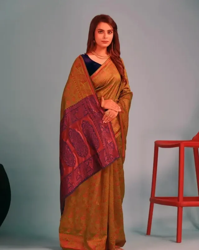 Alluring Art Silk Jacquard Saree with Blouse piece