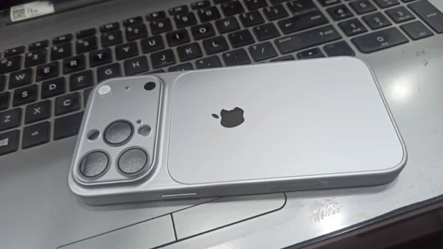 HRK IPhone 15 Pro Max Full Camera Protection Case - Silver