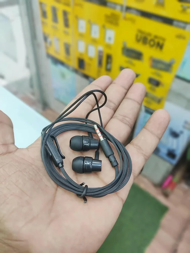 TYVON STEREO 3.5MM JACK WIRED EARPHONES - BLACK & WHITE