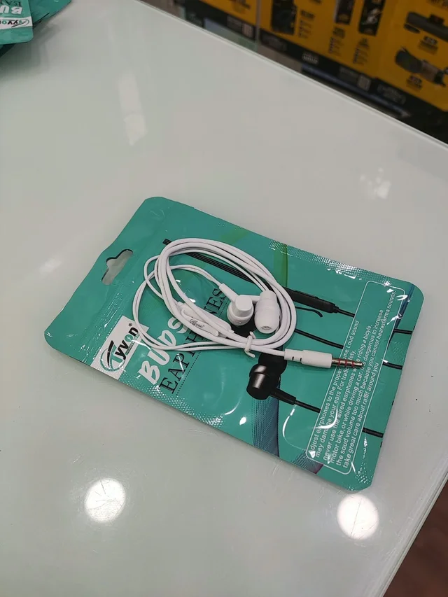 TYVON STEREO 3.5MM JACK WIRED EARPHONES - BLACK & WHITE
