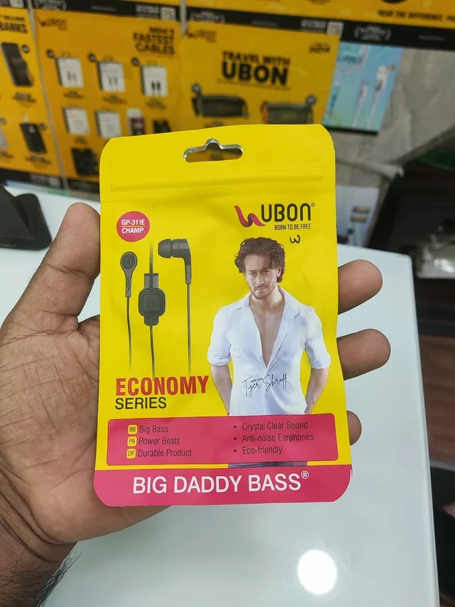 UBON ECONOMY SERIES 3.5MM JACK WIRED EARPHONES - BLACK & WHITE