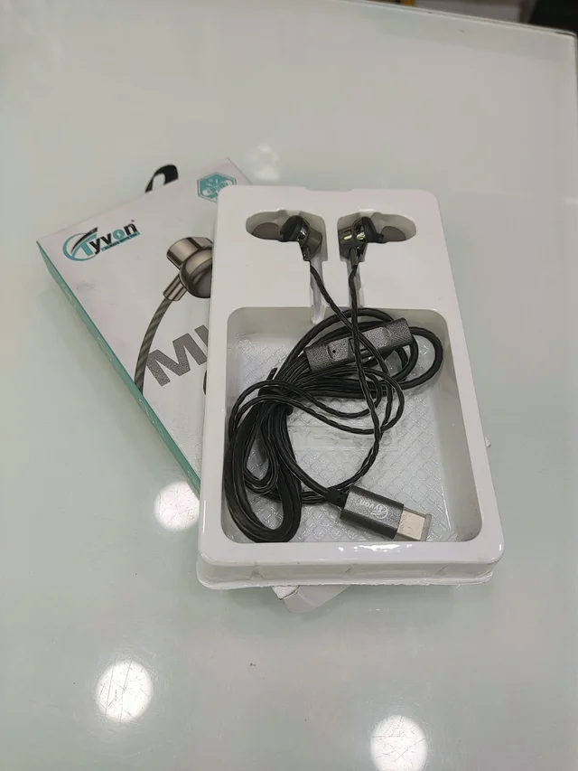 TYVON SPORTS TYPE C WIRED EARPHONE - BLACK