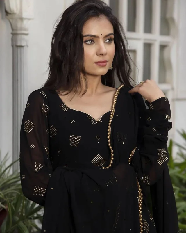 Black Beauty Gown - Black, M