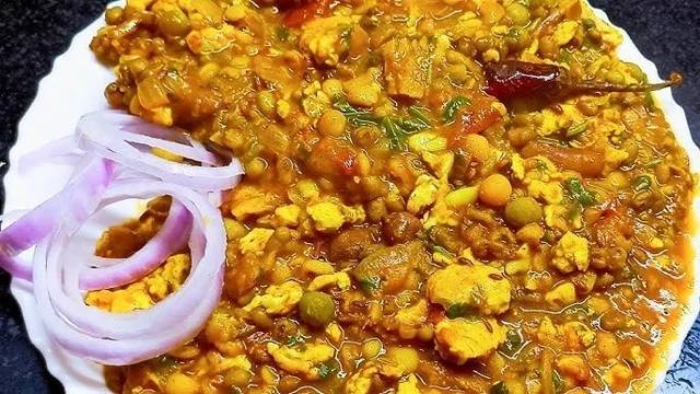 Egg Dal Tarka