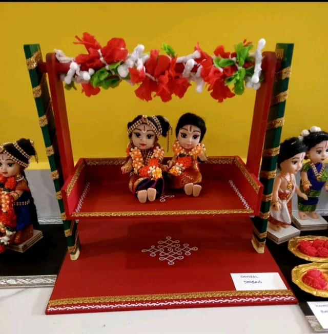 DIY Krishna Jhula - Small