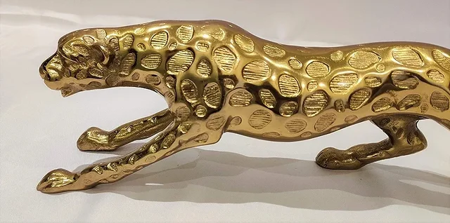 Aluminum Solid Metal Gold Panther Antique Showpiece Home Decor & Gifting Bright Brass Finish Handcrafted Decoration for Shelf Console Cabinet TV Unit Showcase in Drawing Bedroom Living Room - Silver