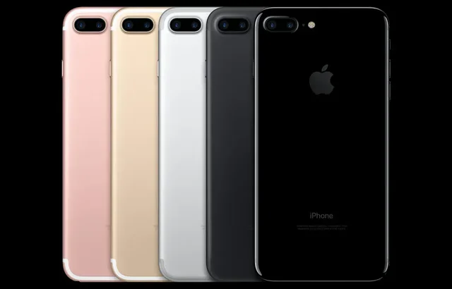 Apple iPhone 7 Plus Renewed - 32 GB, Red