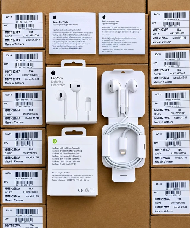 New 11 , 12 , 13 , 14 Series Earpods Lighting Earphone Best Sound Quality 