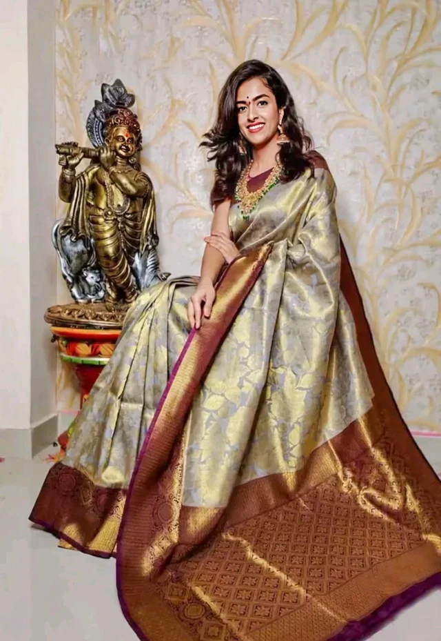Beautiful flower design kanjivaram silk saree