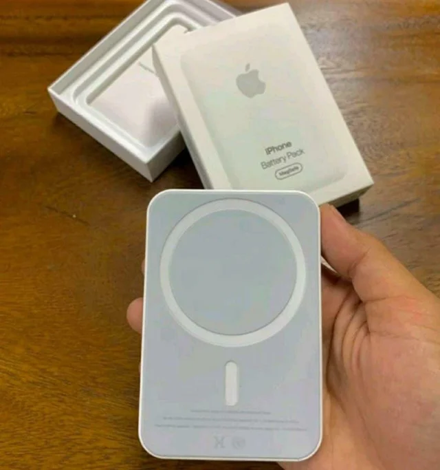 iPhone Battery Pack - White