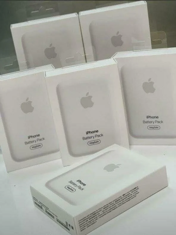 iPhone Battery Pack - White
