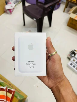 iPhone Battery Pack - White