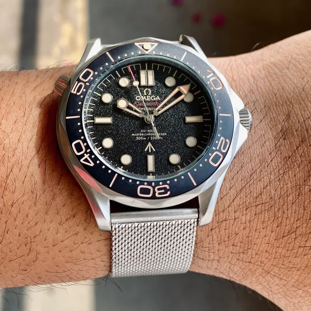 Omega Men Analog Watch Edition - Silver