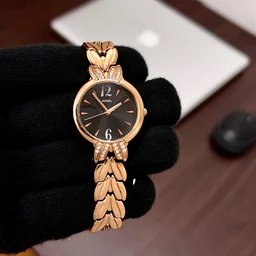 Fossil The Fossil Women's Collection is a comfortable-to-wear wrist watch that offers its owner precise timekeeping and exclusive looks for any occasion