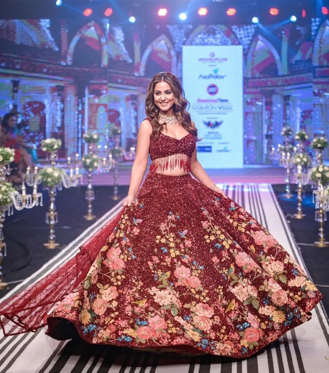 BEUTIQUE STYLES PERFECT MAROON BRIDAL GEORGETTE SEQUANCE WORK LEHENGA CHOLI WITH DUPATTA - Guardsman Red