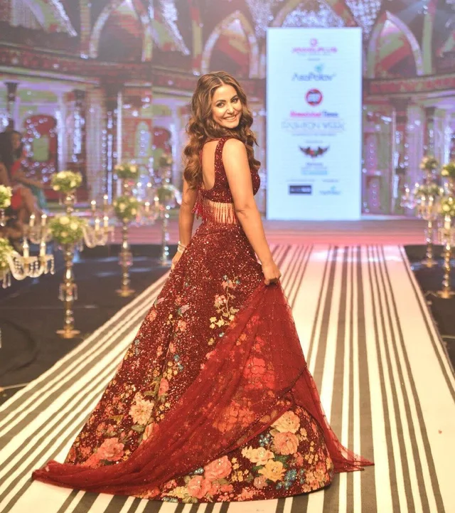 BEUTIQUE STYLES PERFECT MAROON BRIDAL GEORGETTE SEQUANCE WORK LEHENGA CHOLI WITH DUPATTA - Guardsman Red