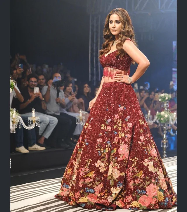 BEUTIQUE STYLES PERFECT MAROON BRIDAL GEORGETTE SEQUANCE WORK LEHENGA CHOLI WITH DUPATTA - Guardsman Red