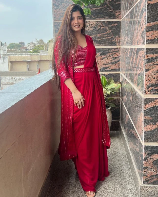 Trending Party Wear Shrug Saree For Women - Red