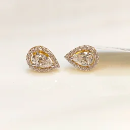 18KT HALLMARK GOLD EARRINGS - 18KT, 2 grams